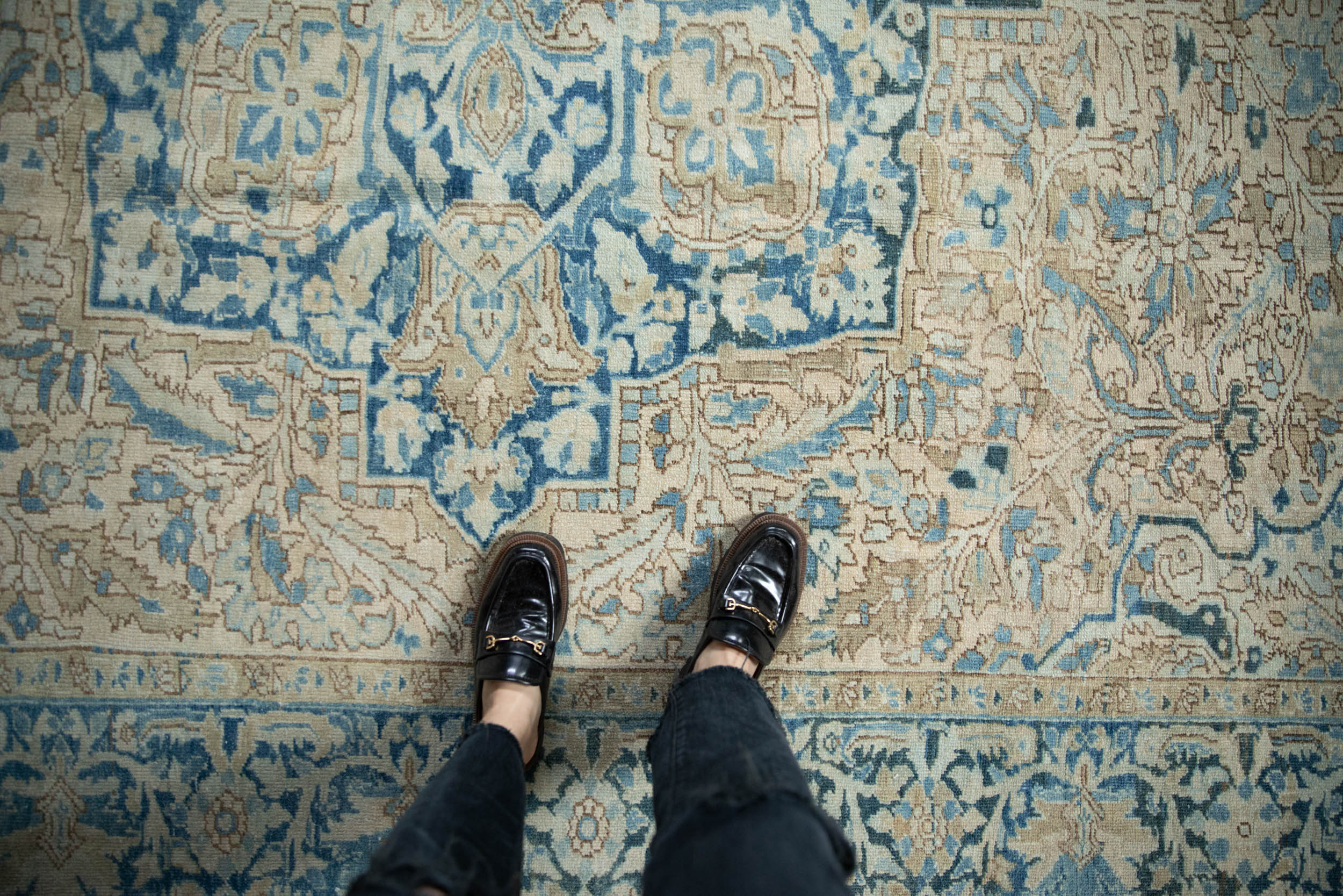 Full overhead view of Heriz carpet 9.5x12.5