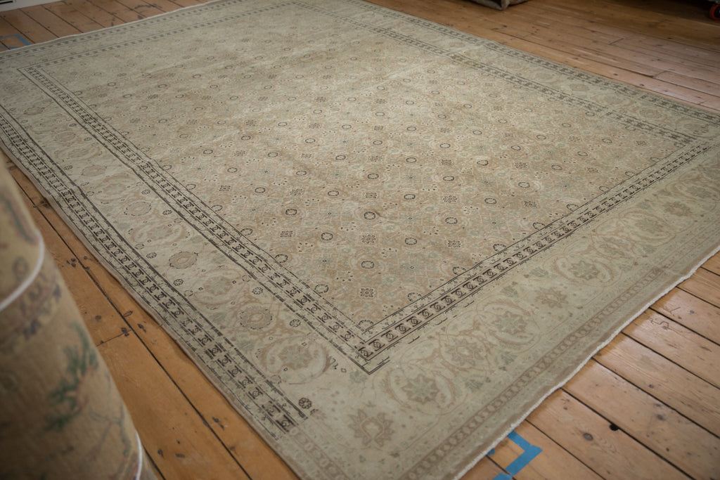 Corner and border detail