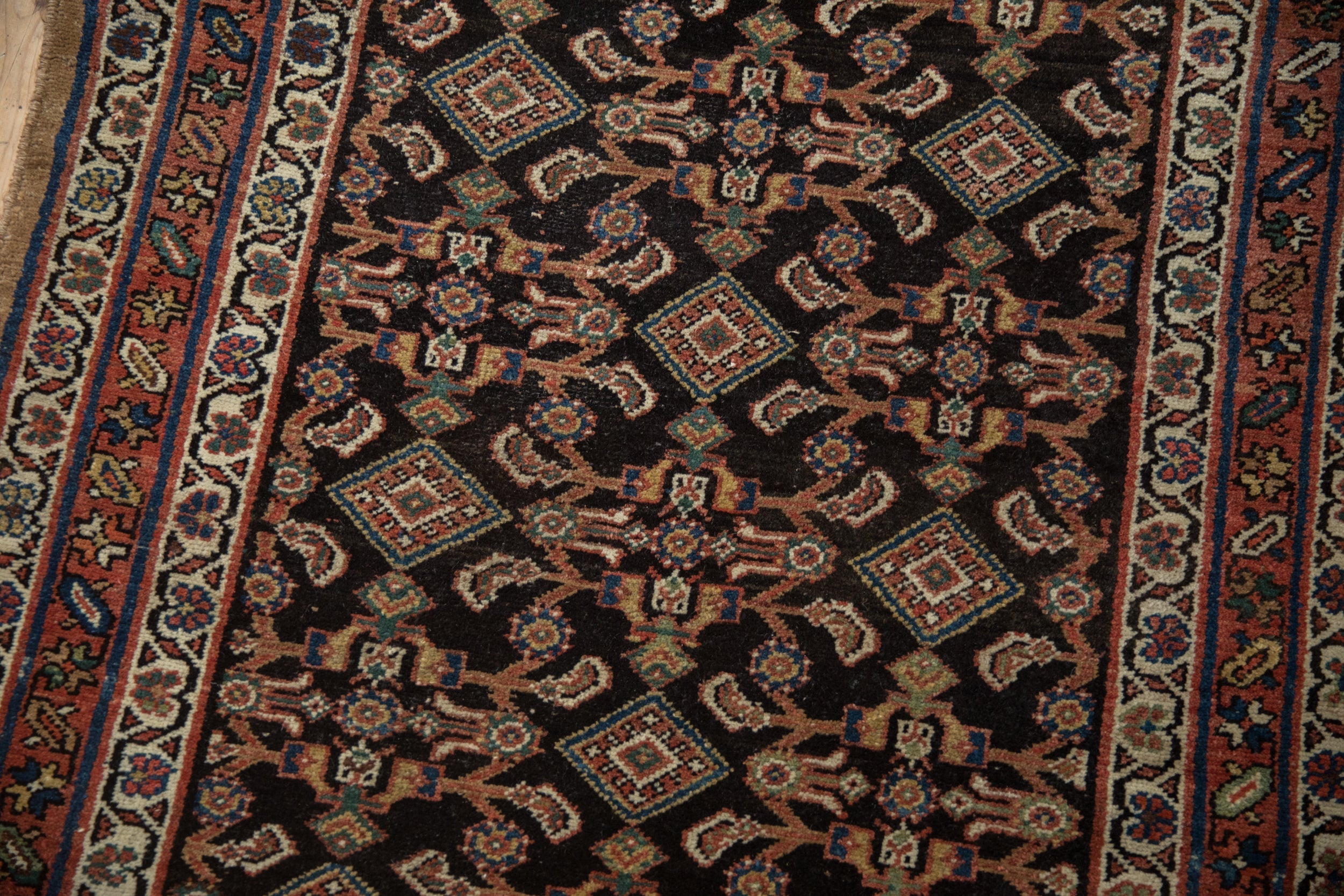 Corner and border detail