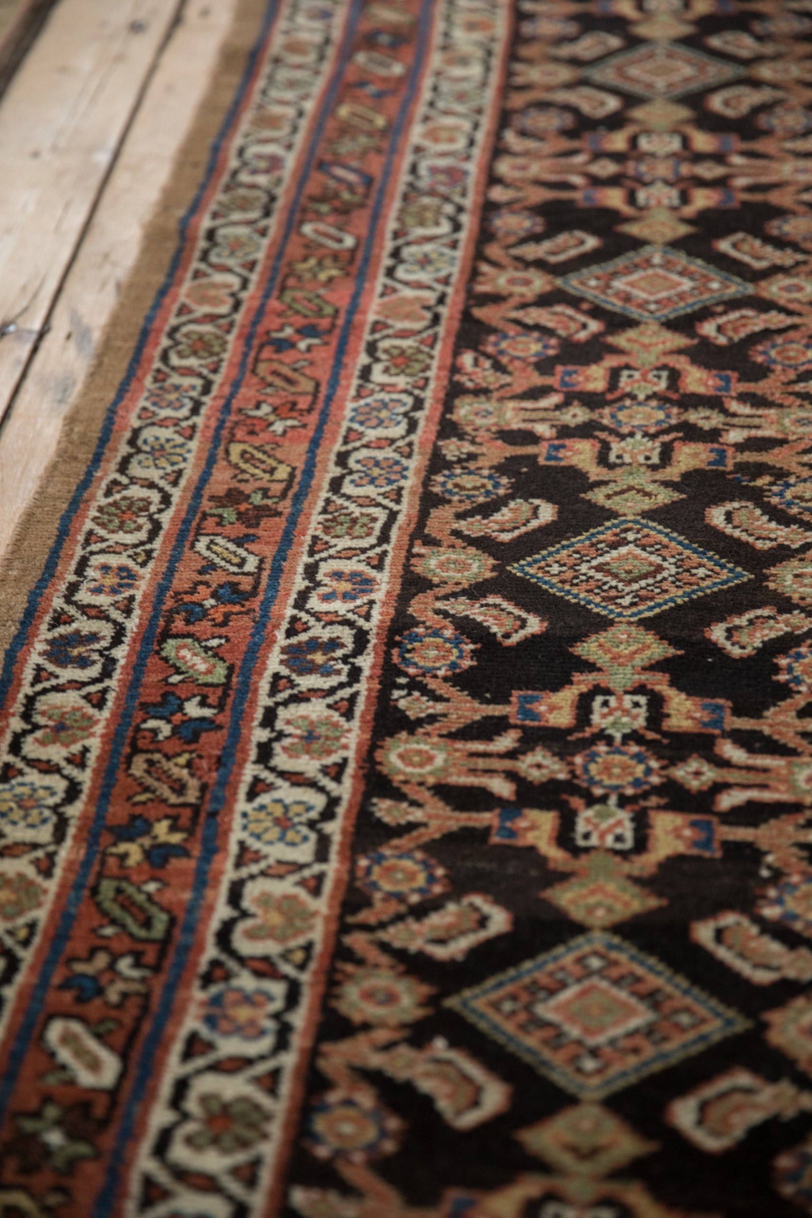 Edge and natural wear detail