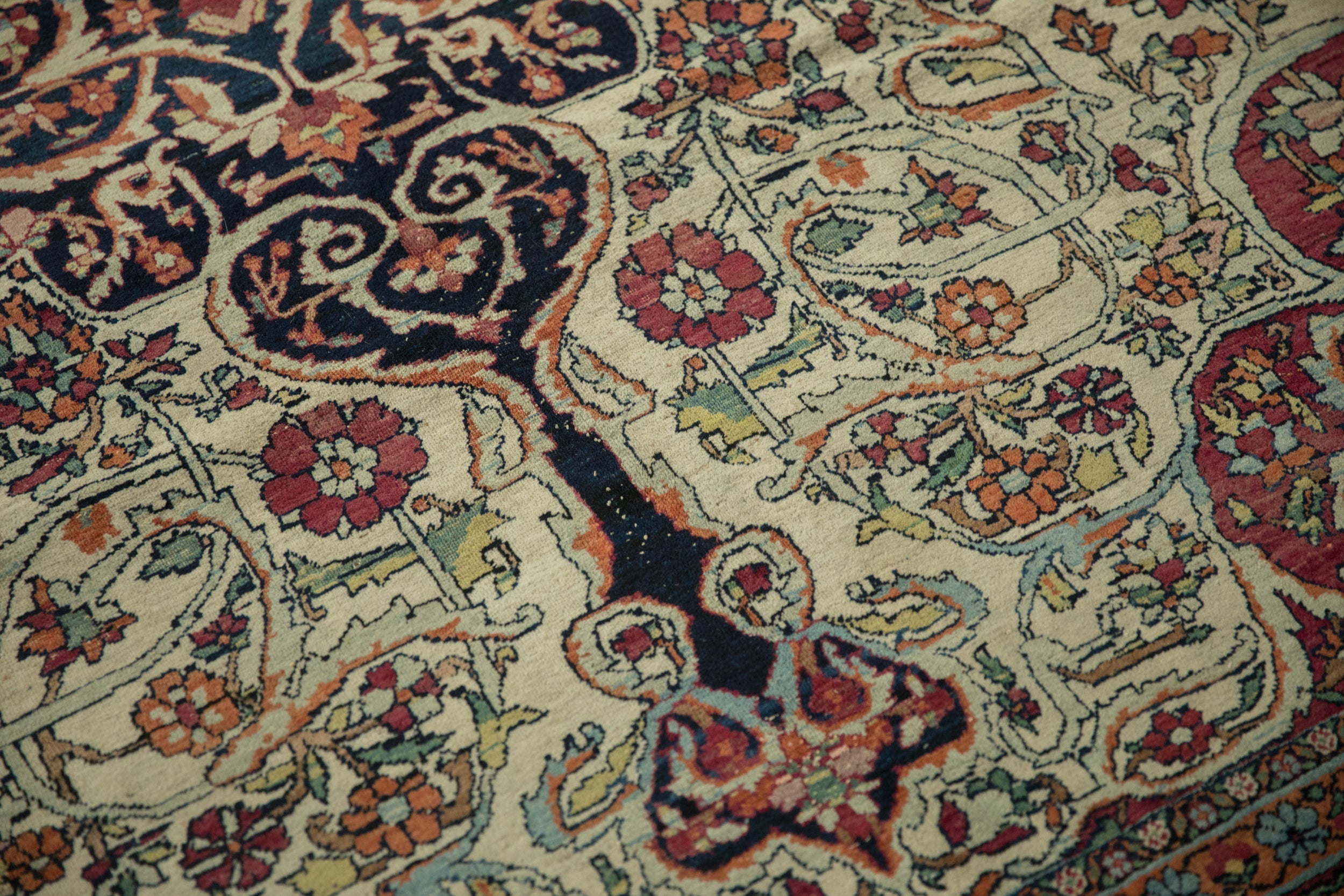Edge and natural wear detail