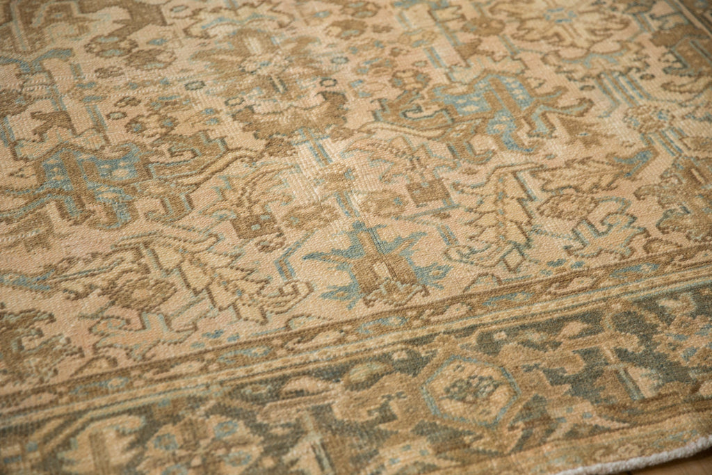 Edge and natural wear detail