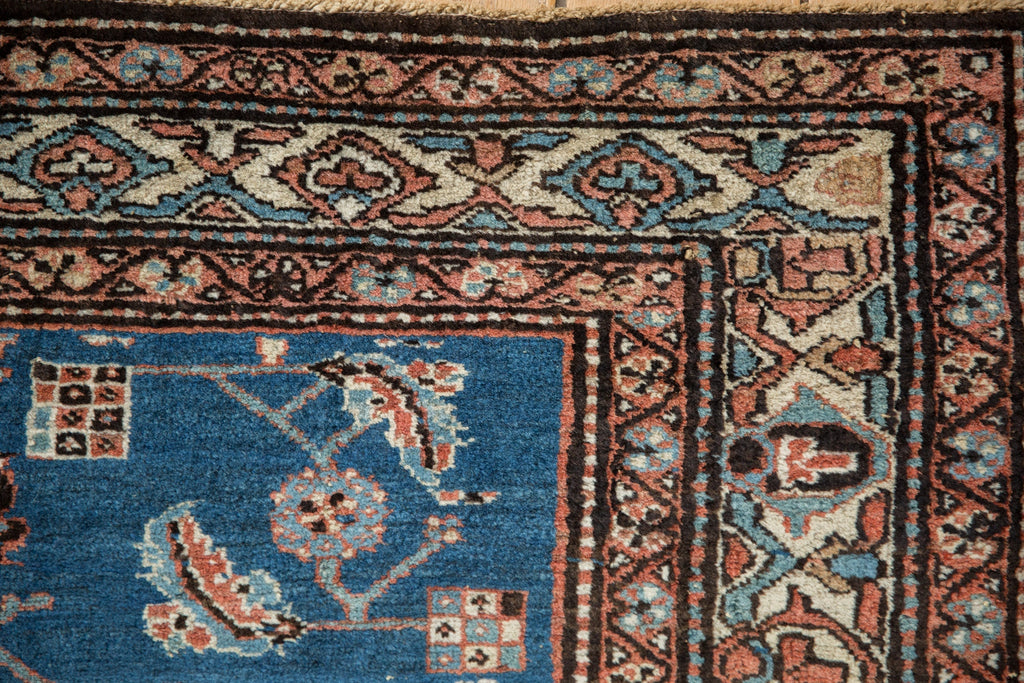 Corner and border detail