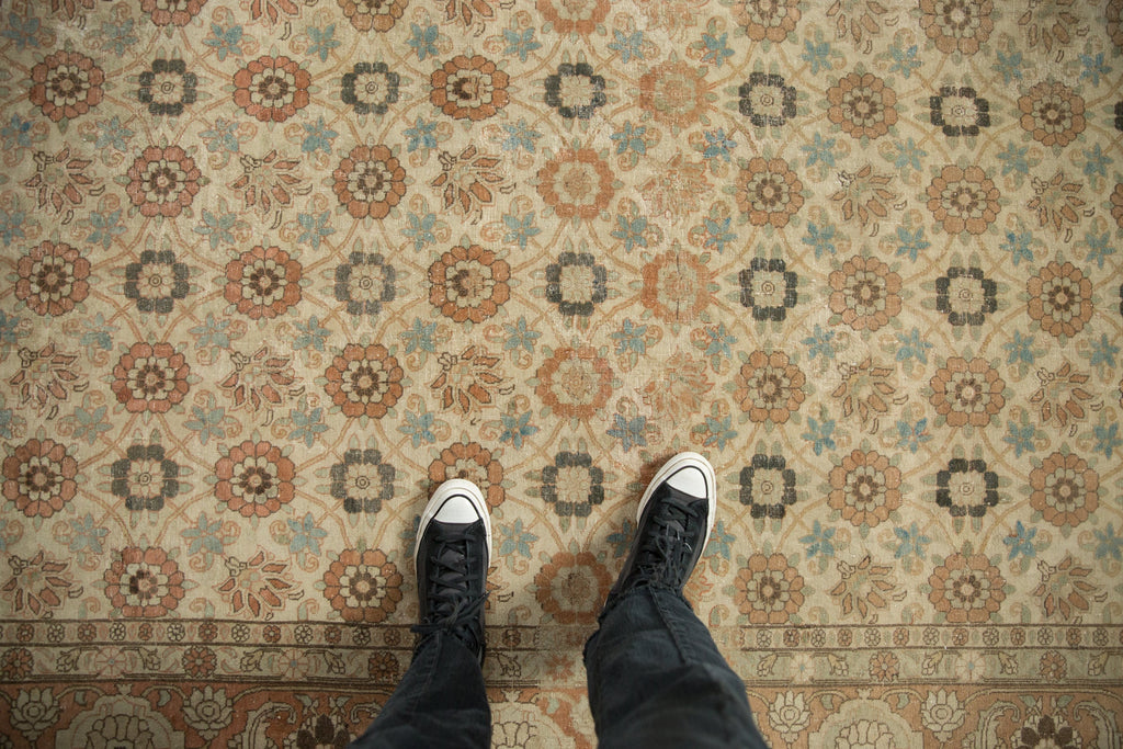 Full overhead view of Qom carpet 8.5x12.5