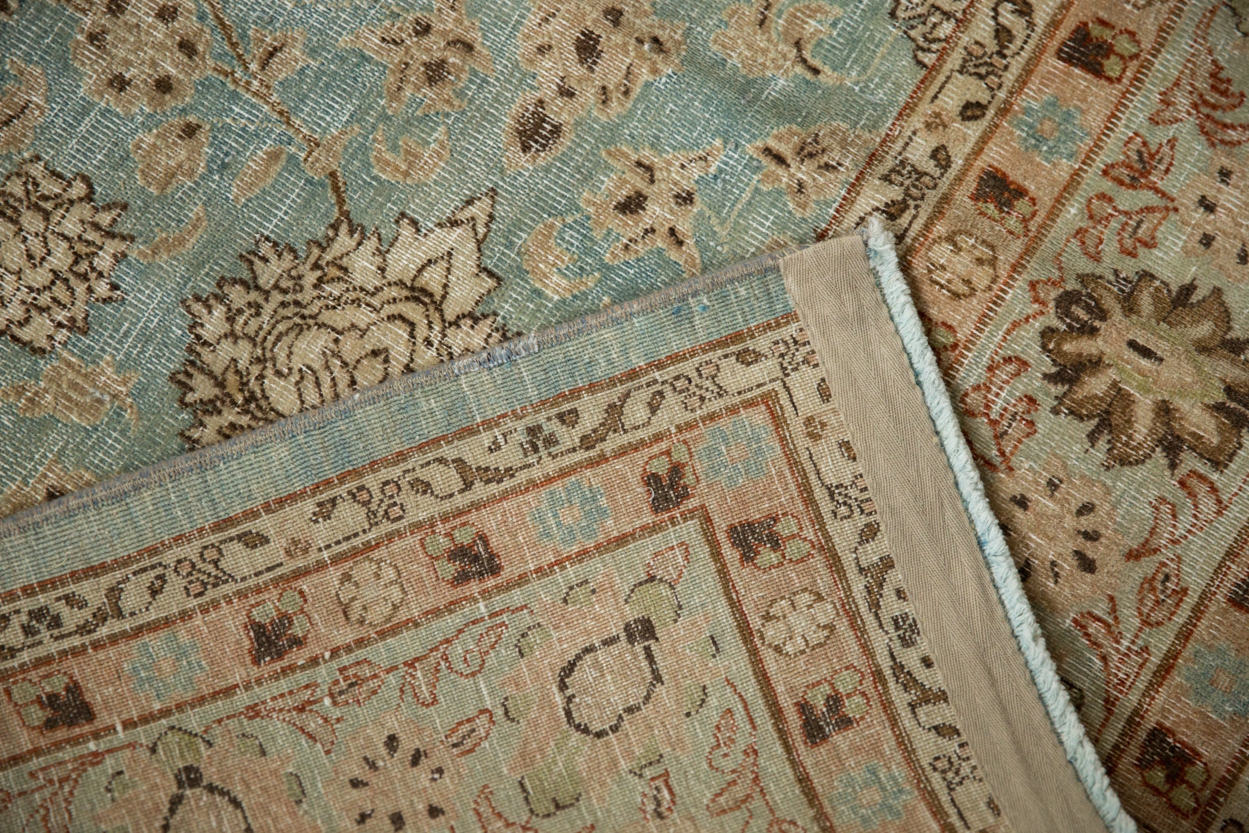 Corner and border detail