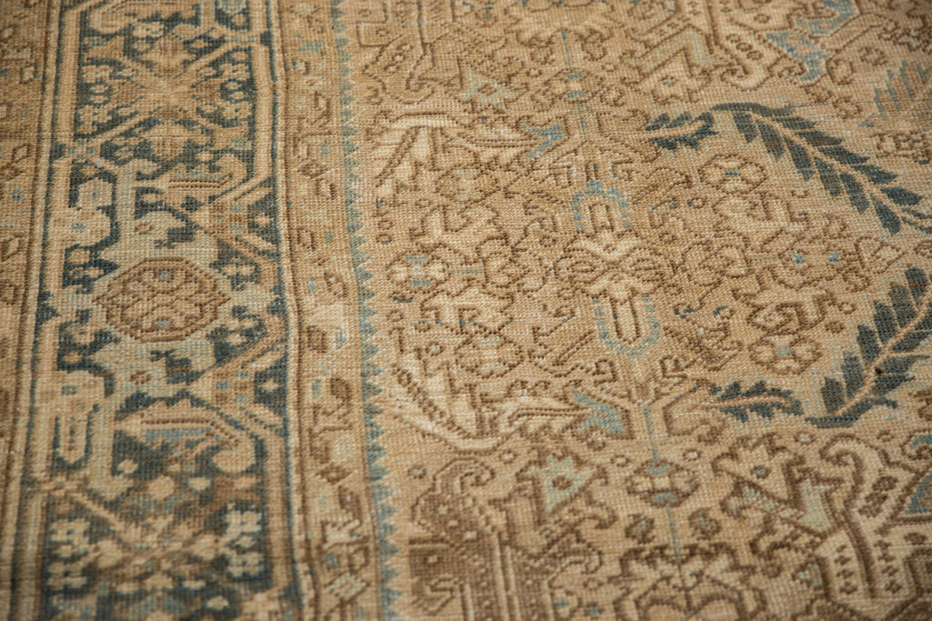 Edge and natural wear detail