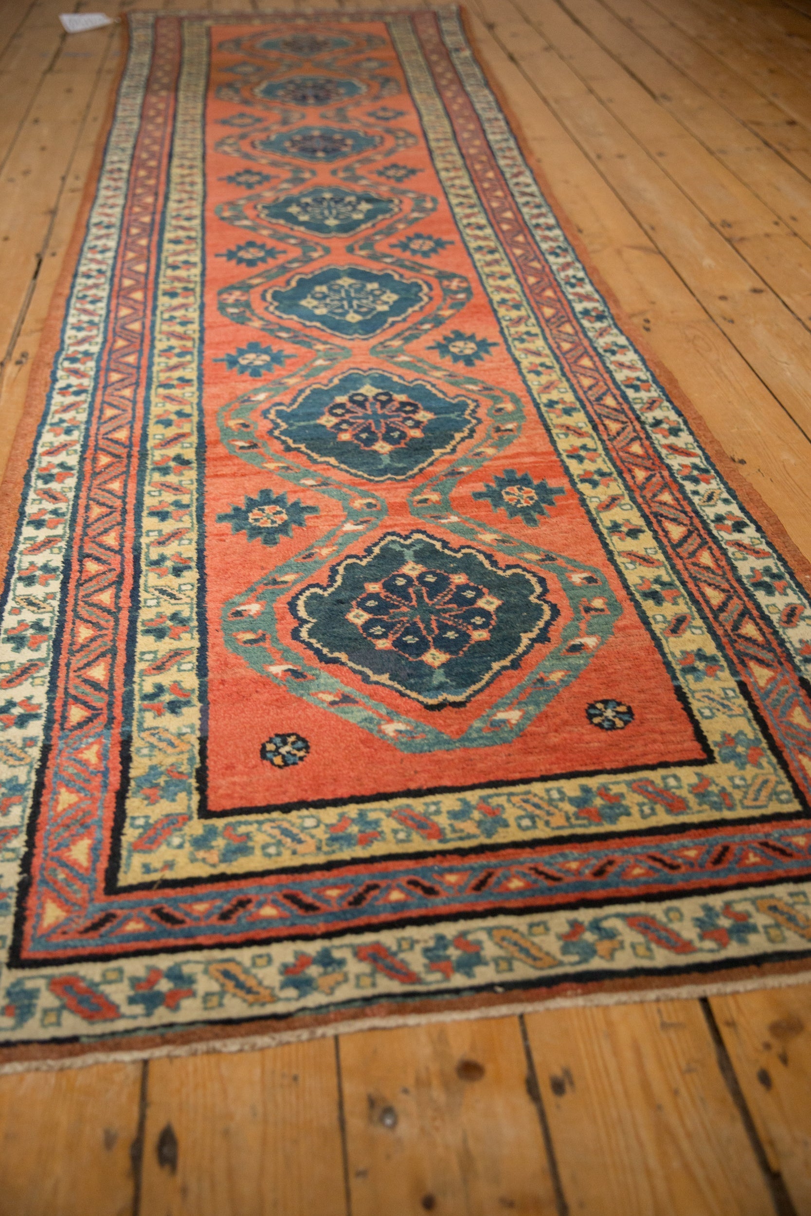 Corner and border detail