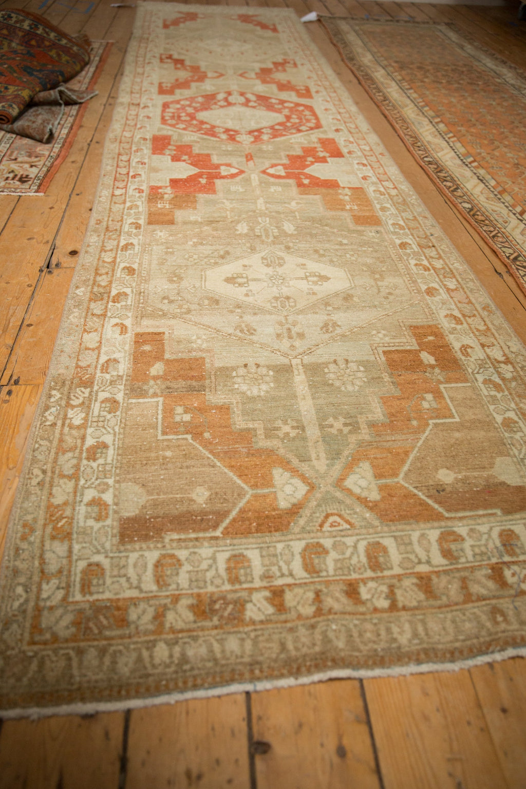 Corner and border detail