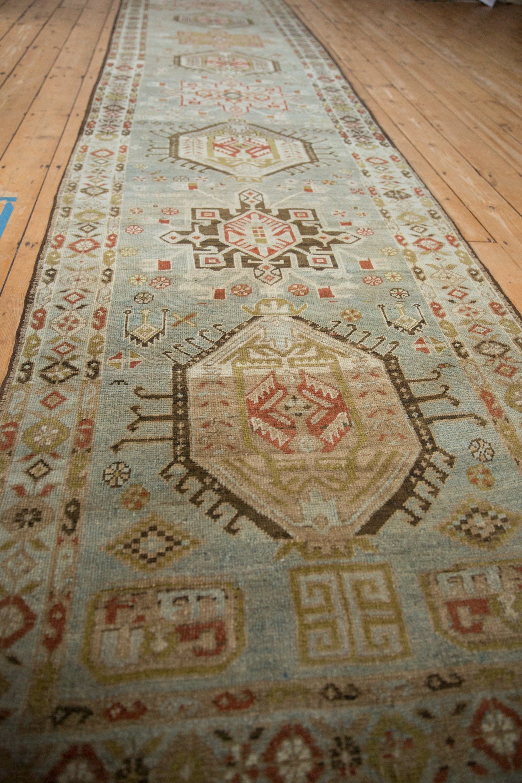 Corner and border detail