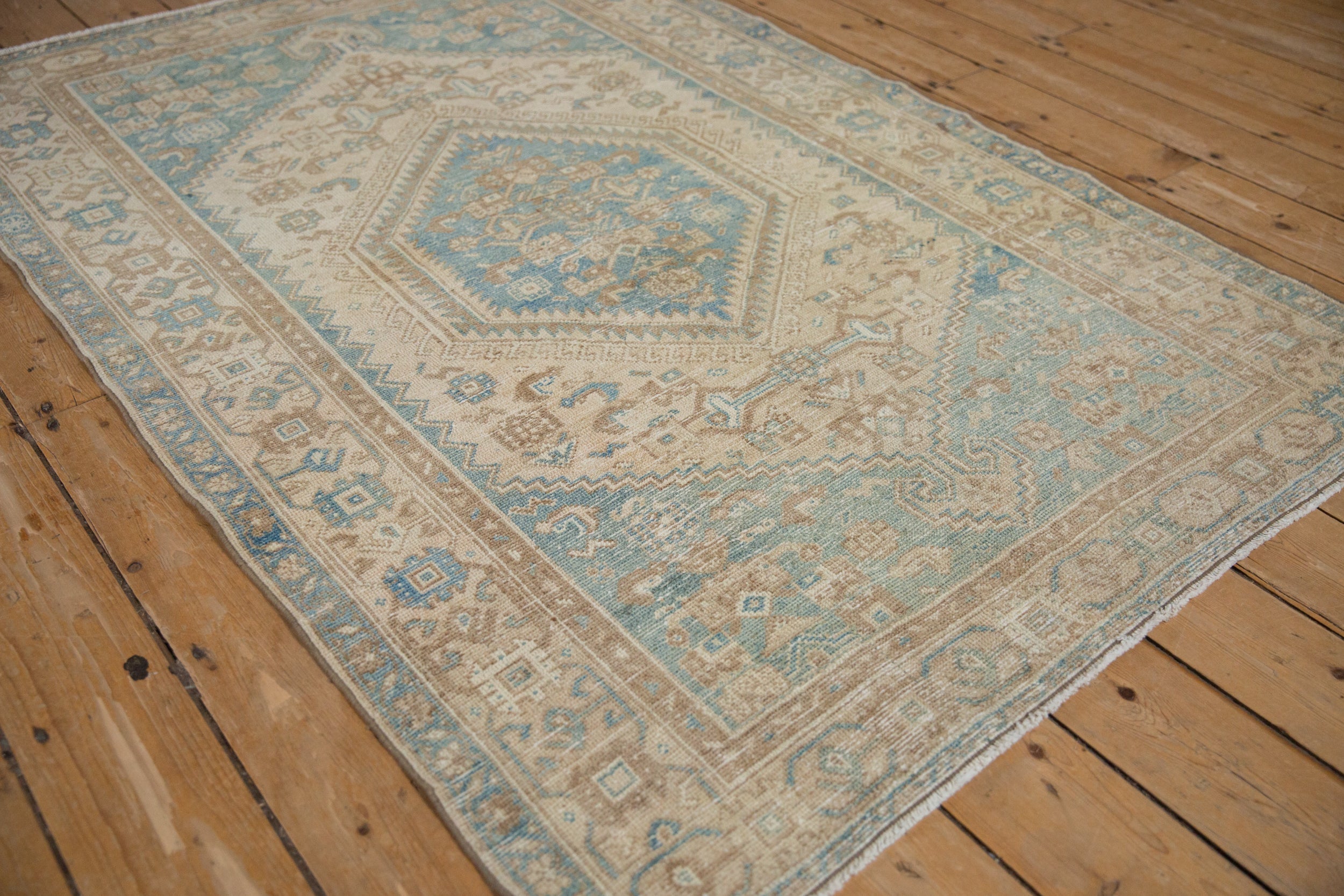 Corner and border detail