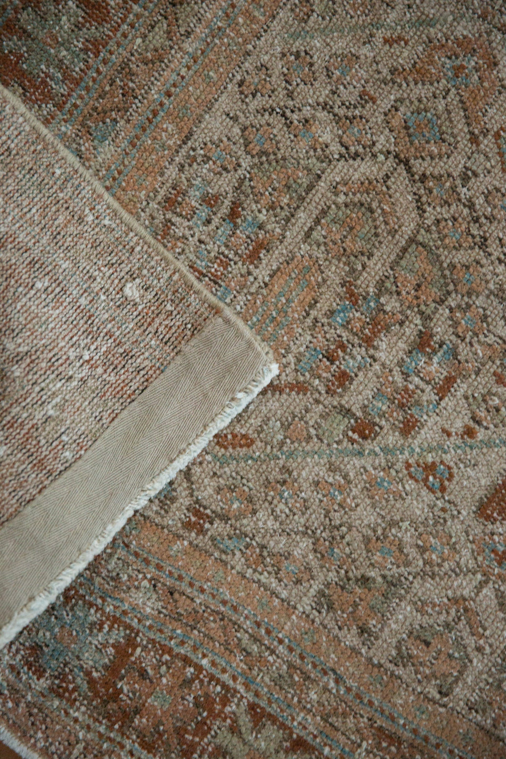Edge and natural wear detail