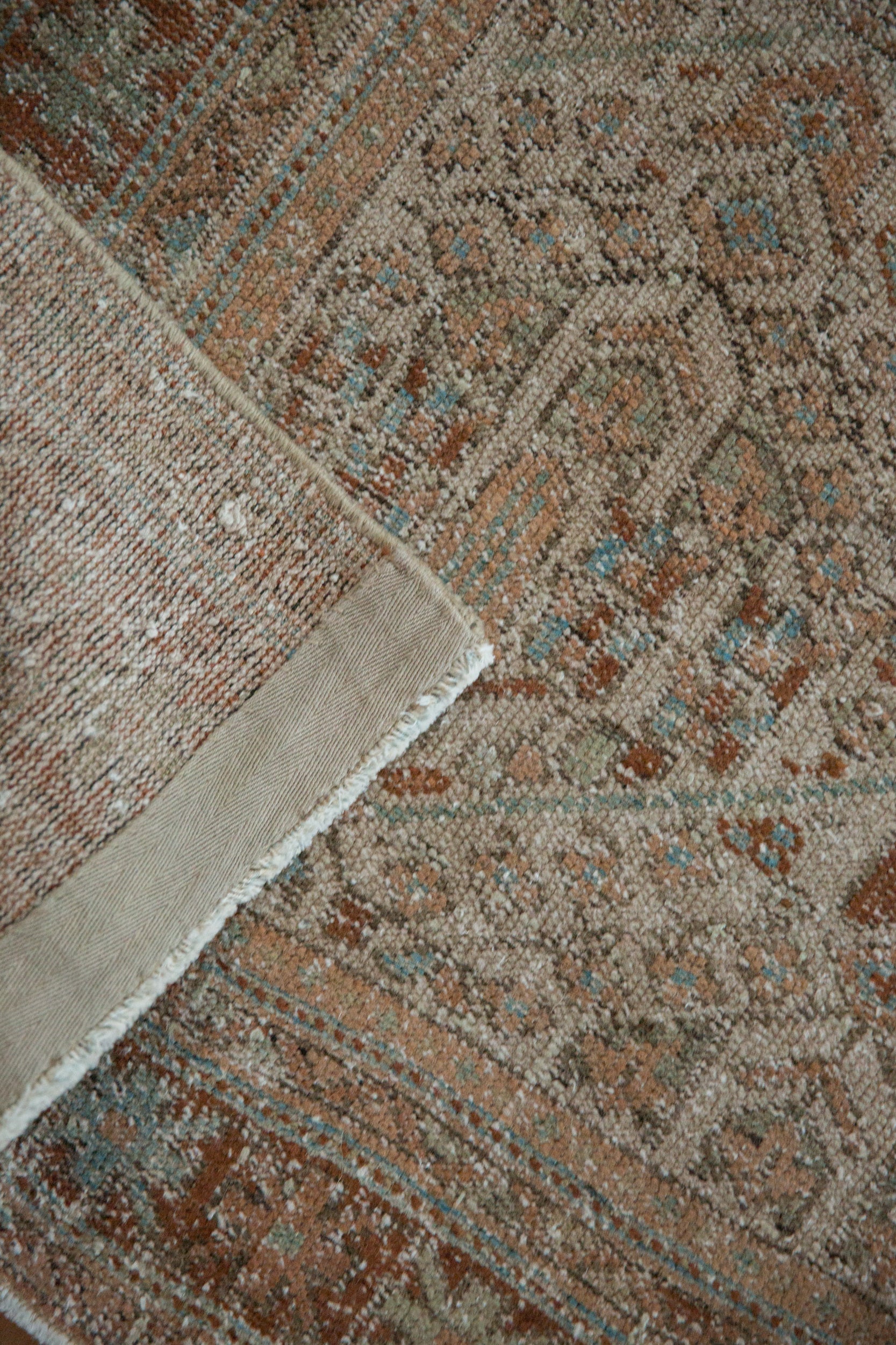 Edge and natural wear detail