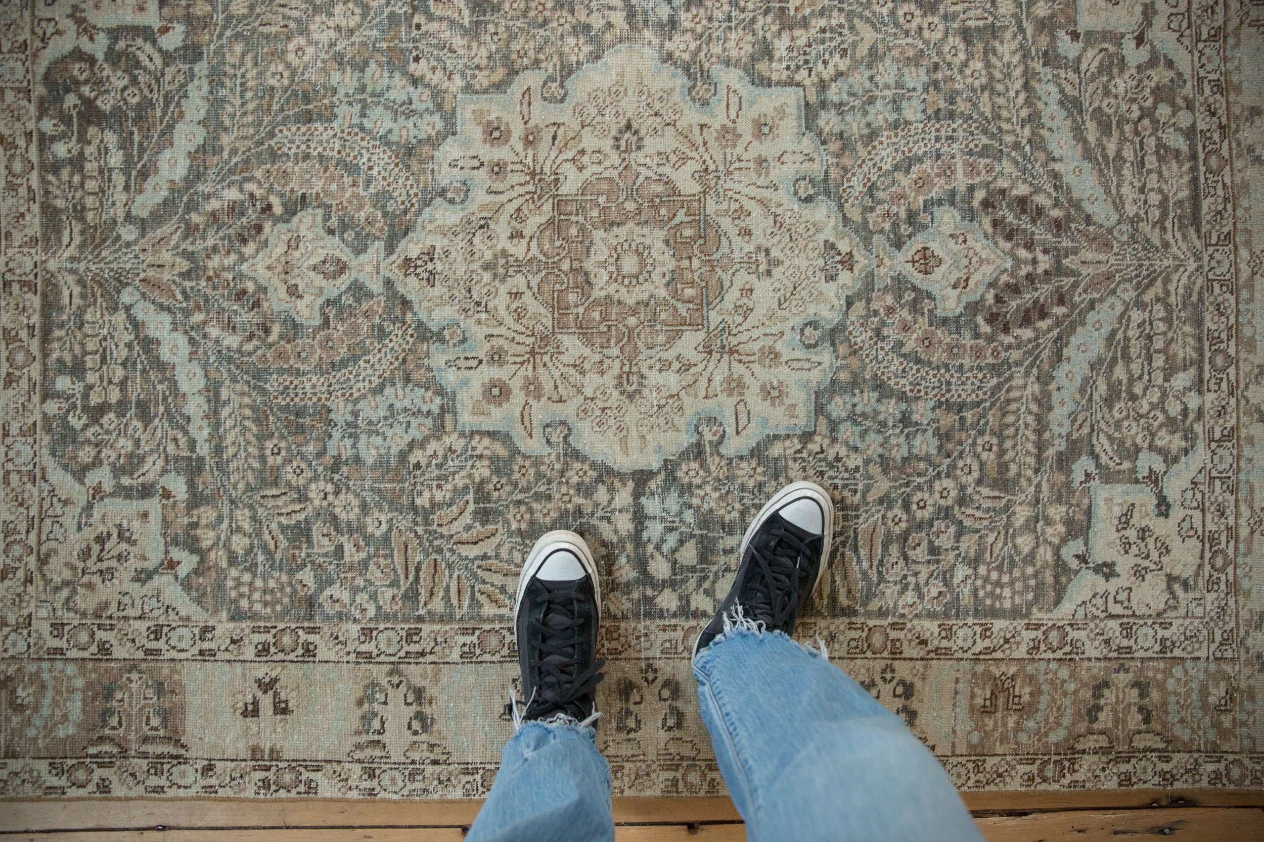 Full overhead view of Tabriz rug 4.5x6