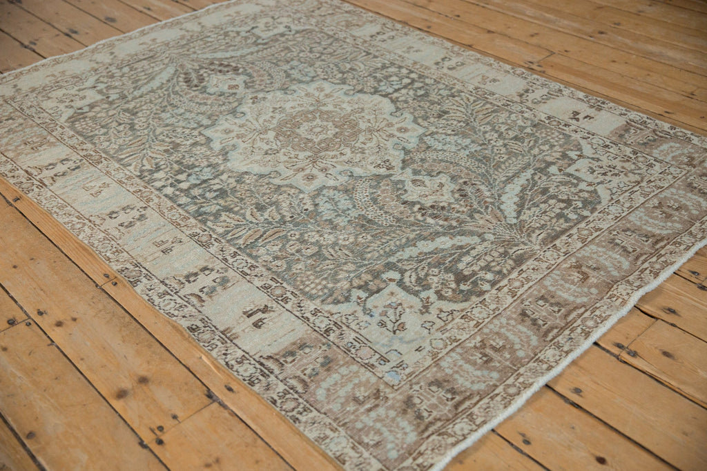 Corner and border detail