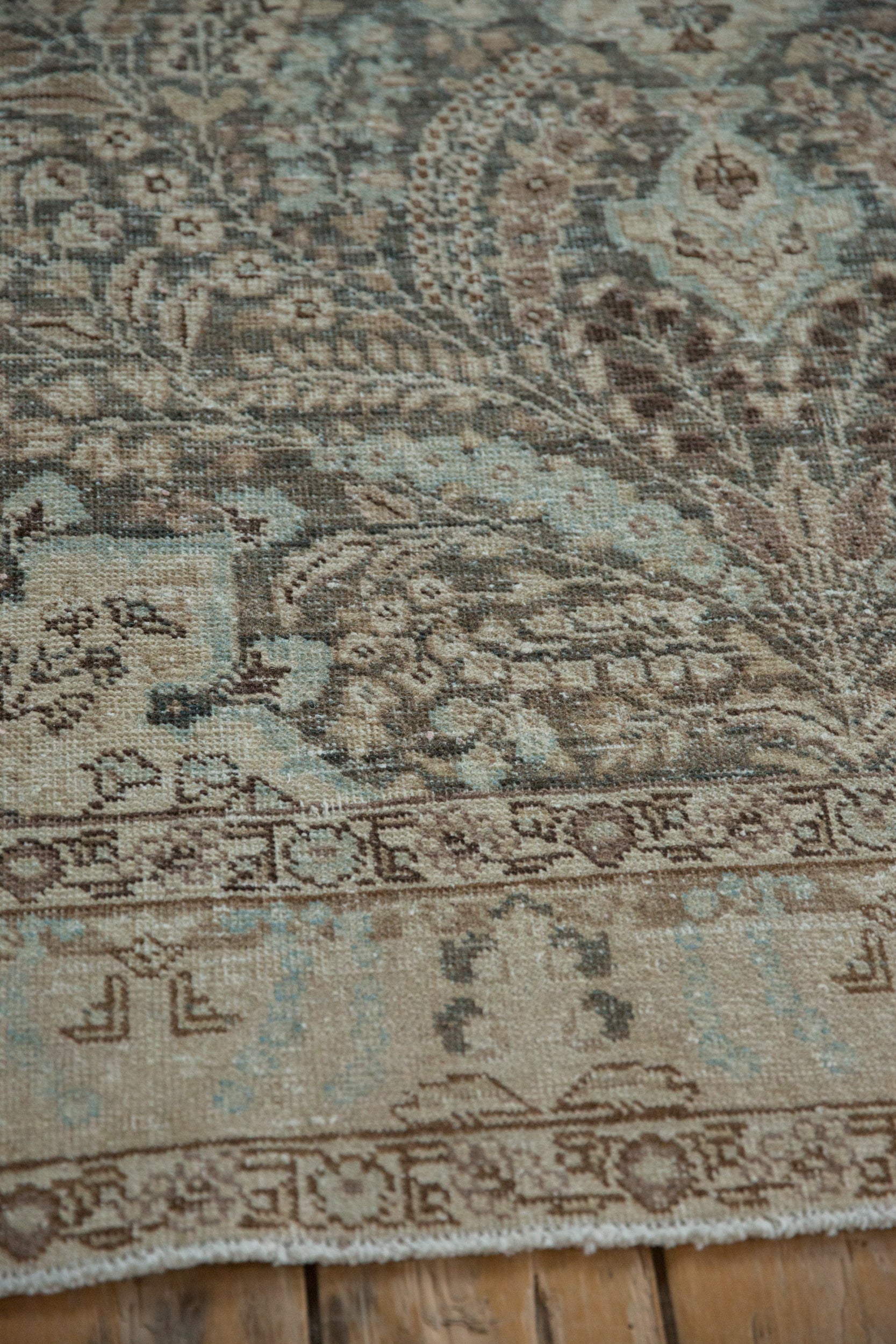 Selvage and fringe edge detail