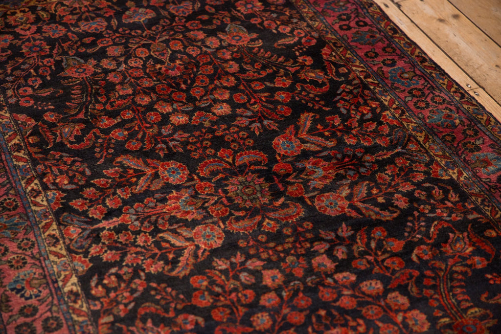 Edge and natural wear detail