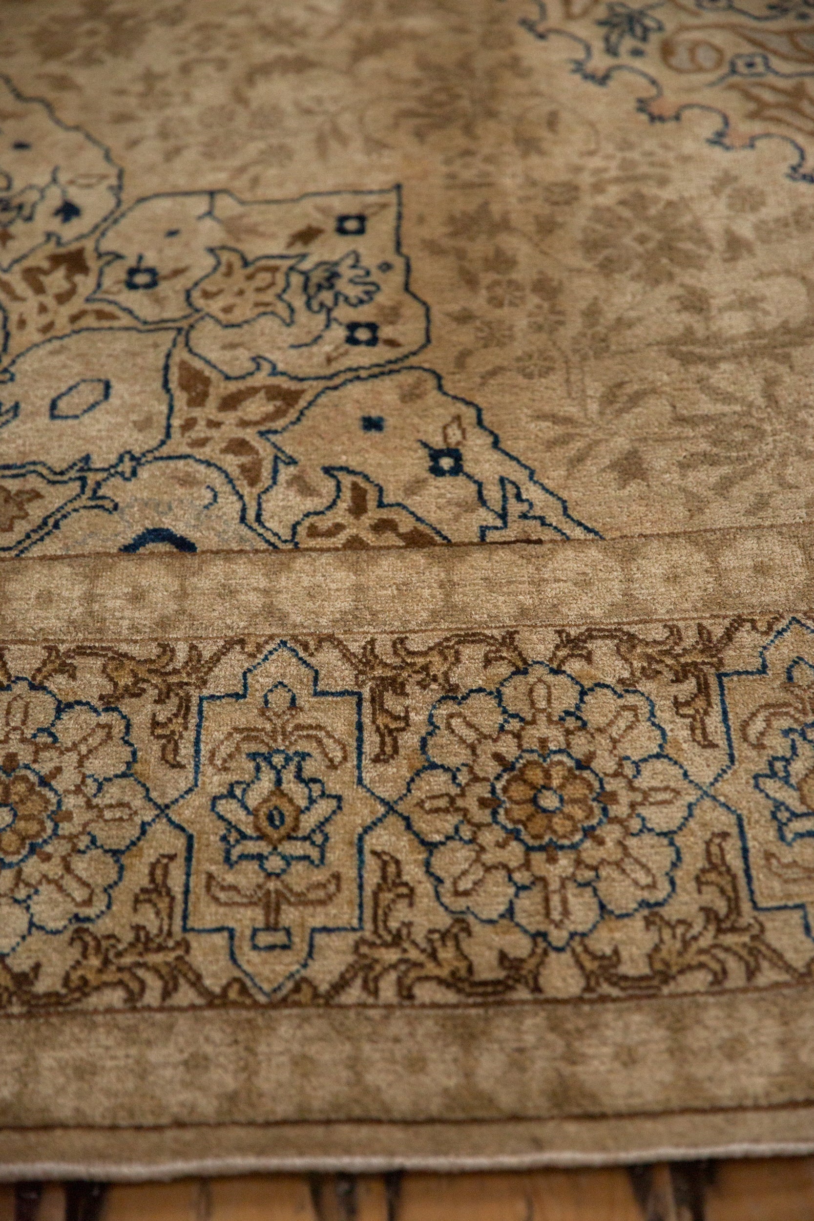 Full surface showing color and pattern flow
