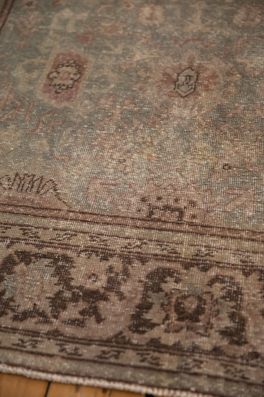 Selvage and fringe edge detail