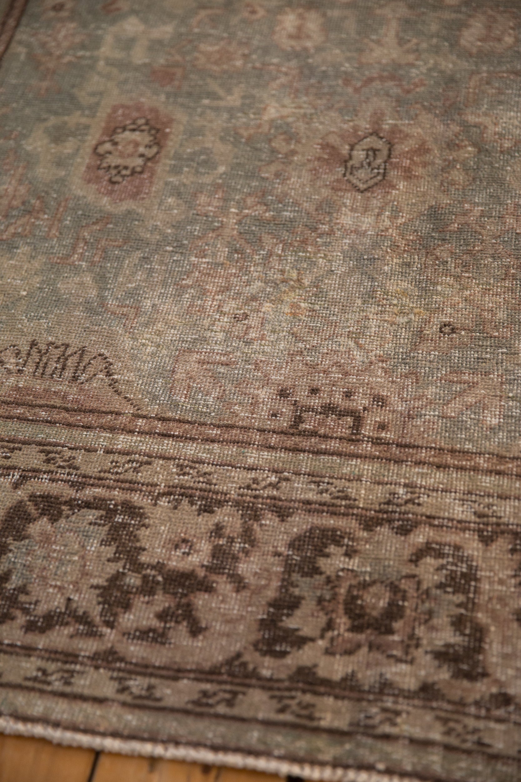 Selvage and fringe edge detail