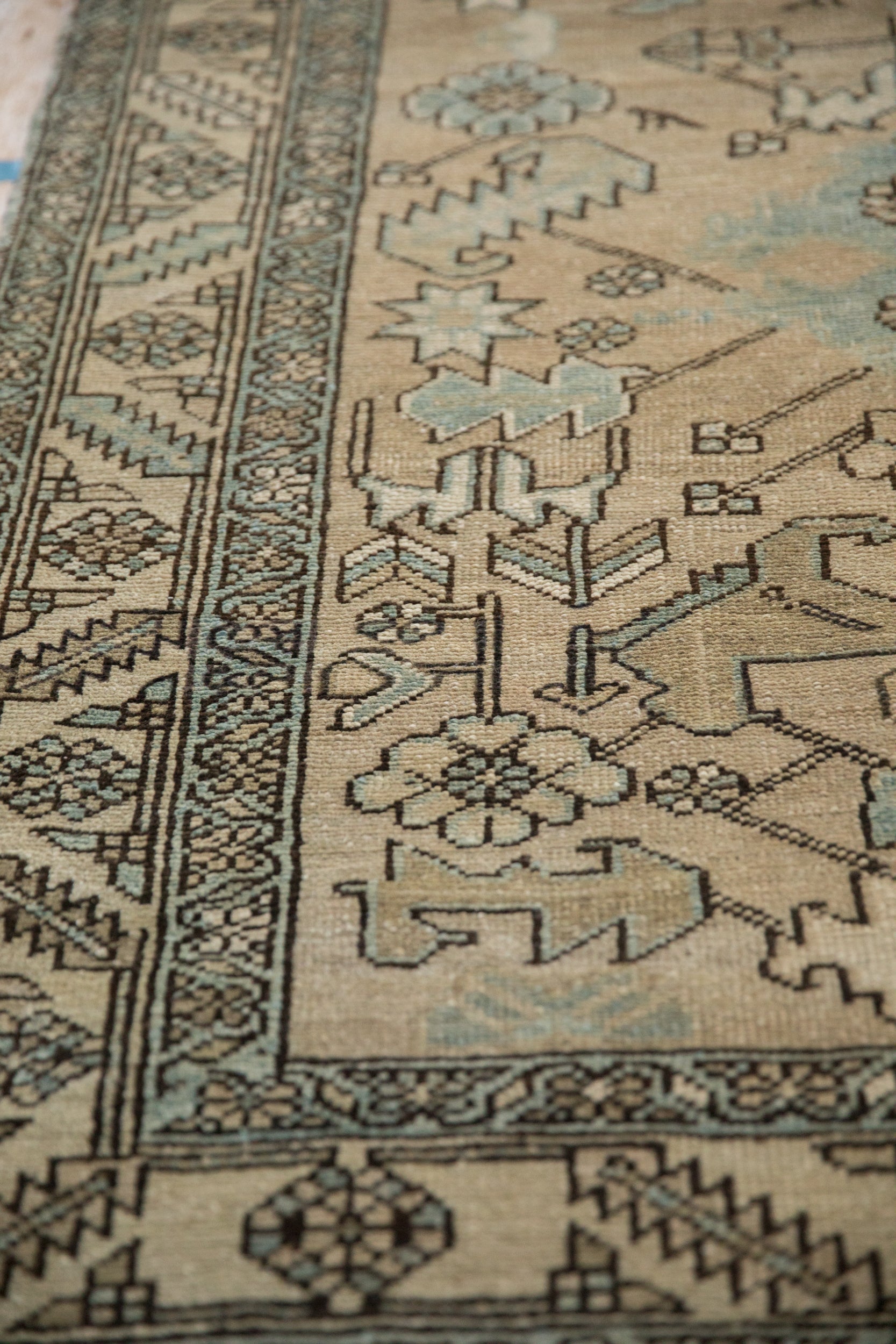 Edge and natural wear detail