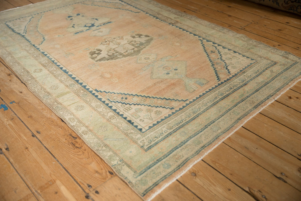 Corner and border detail