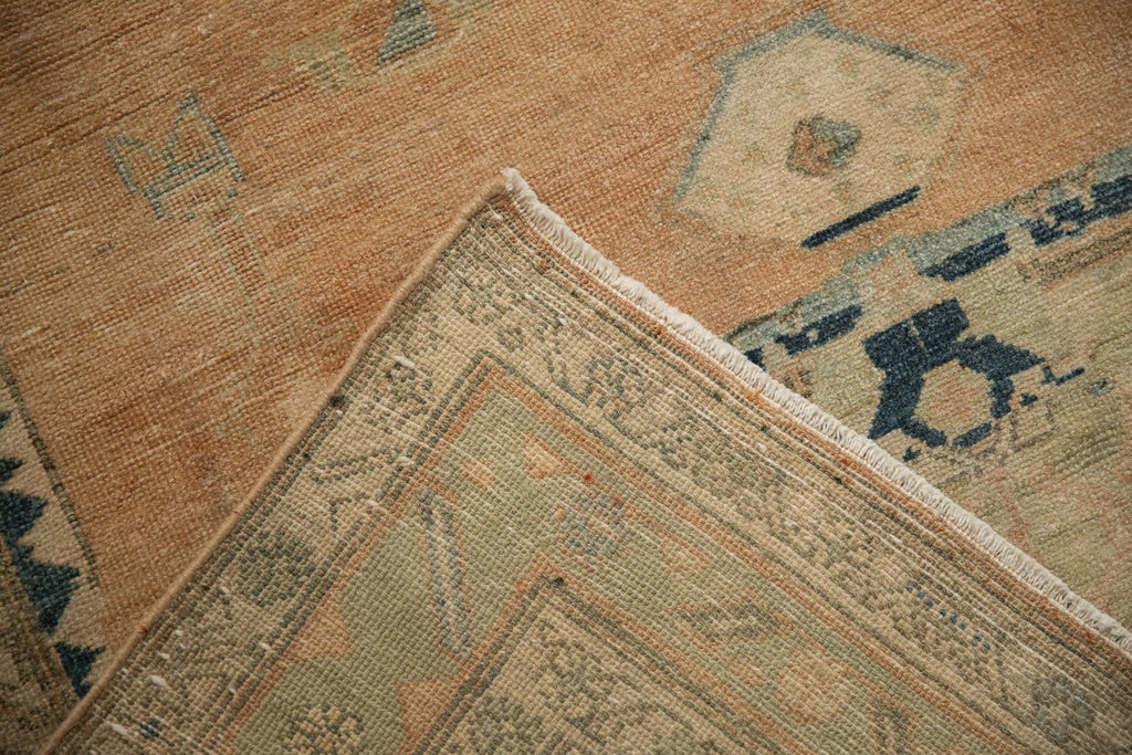 Corner and border detail