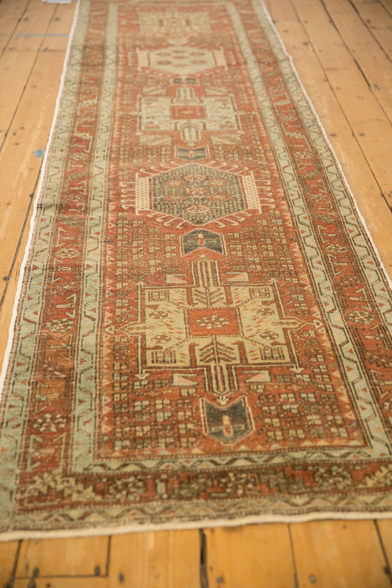 Corner and border detail