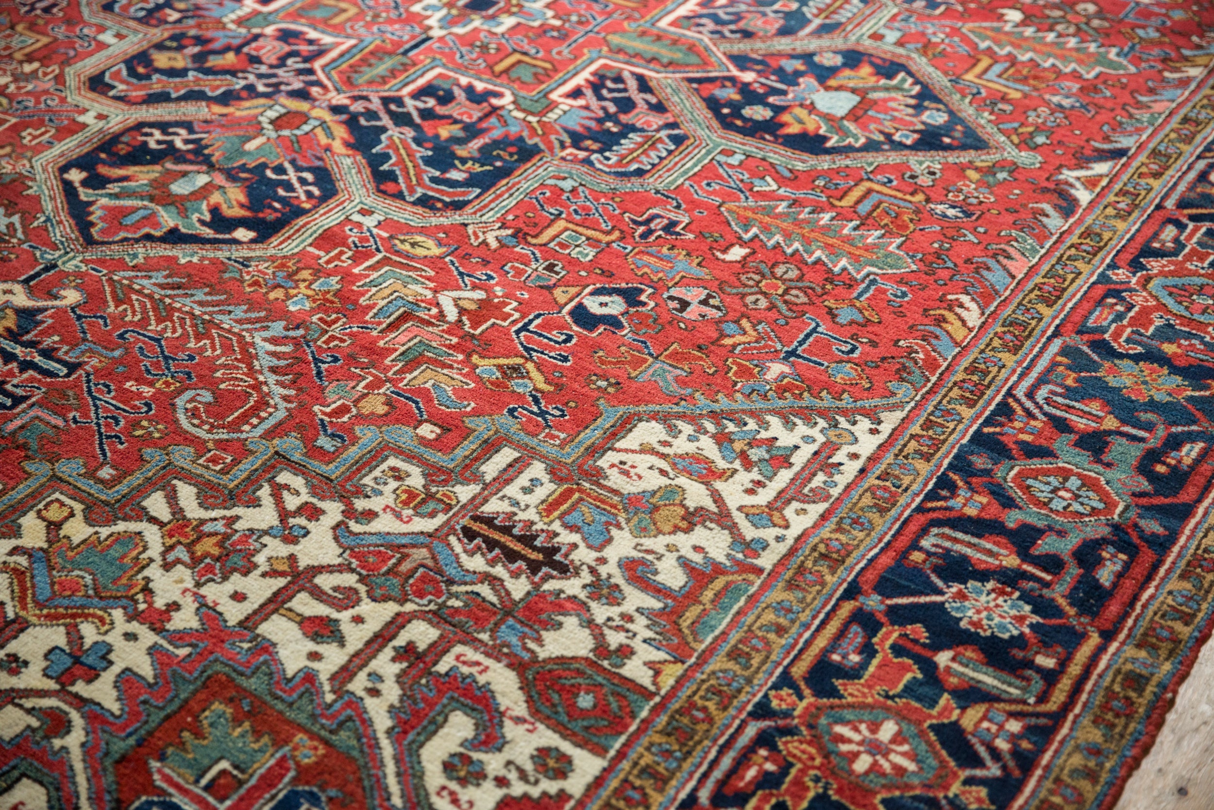 Corner and border detail