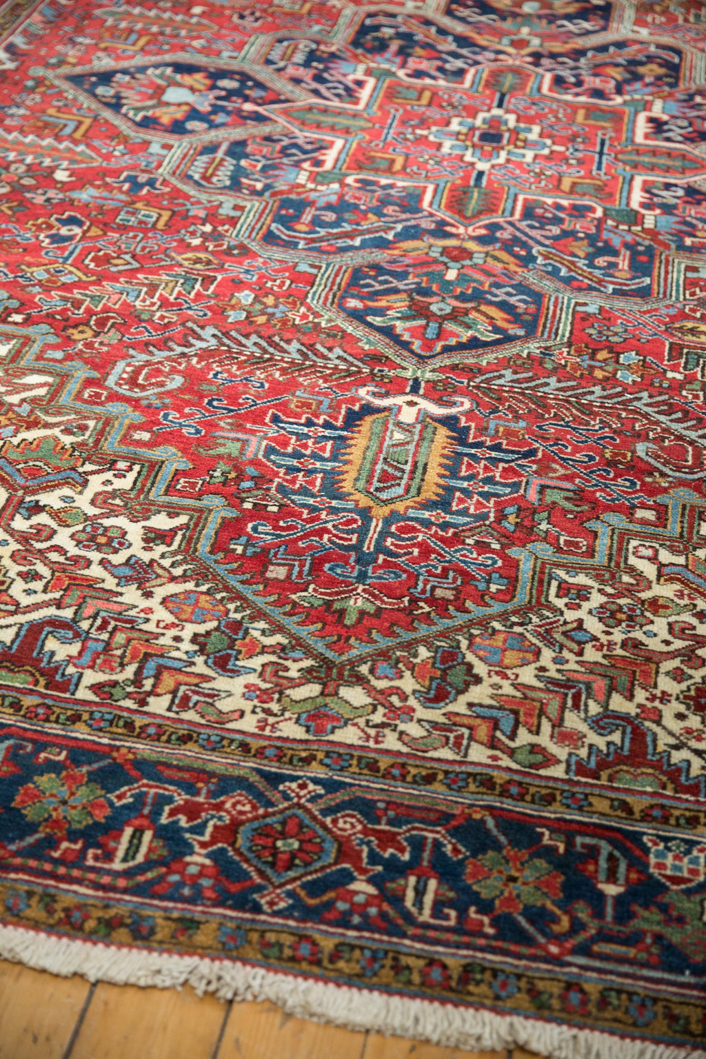 Vintage Mehrivan Carpet 9.5x12.5, hand-knotted one of a kind piece