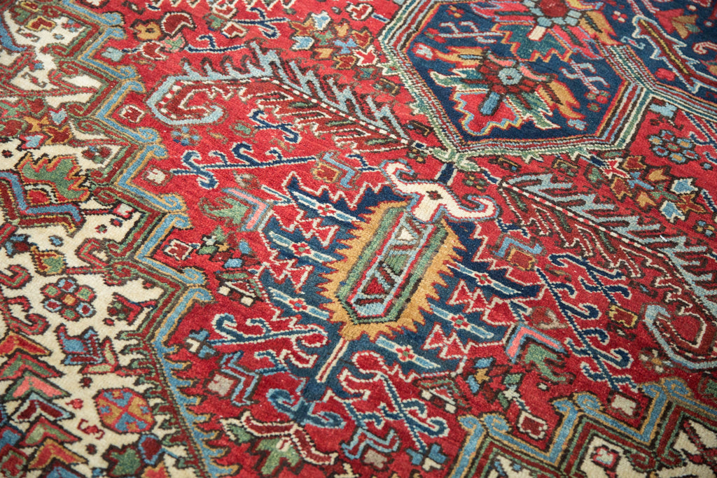Full overhead view of Mehrivan carpet 9.5x12.5