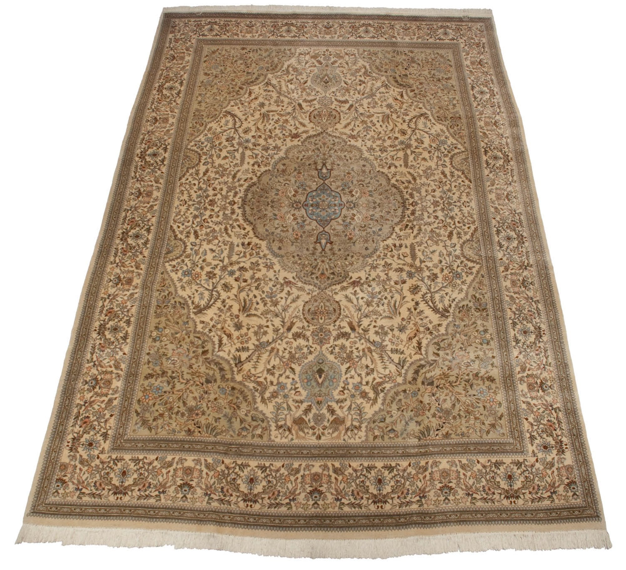 Full overhead view of Tabriz carpet 10.5x16