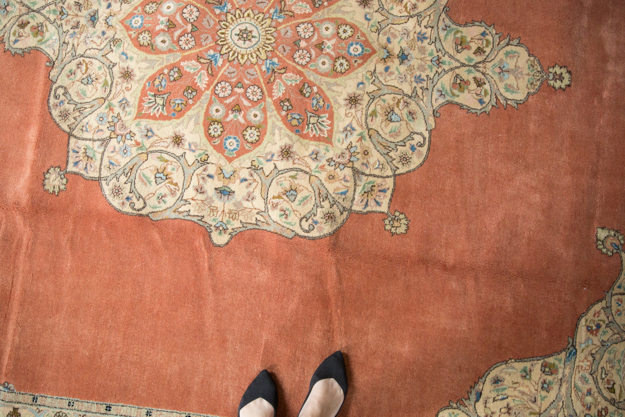 Full overhead view of Tabriz carpet 10x14.5