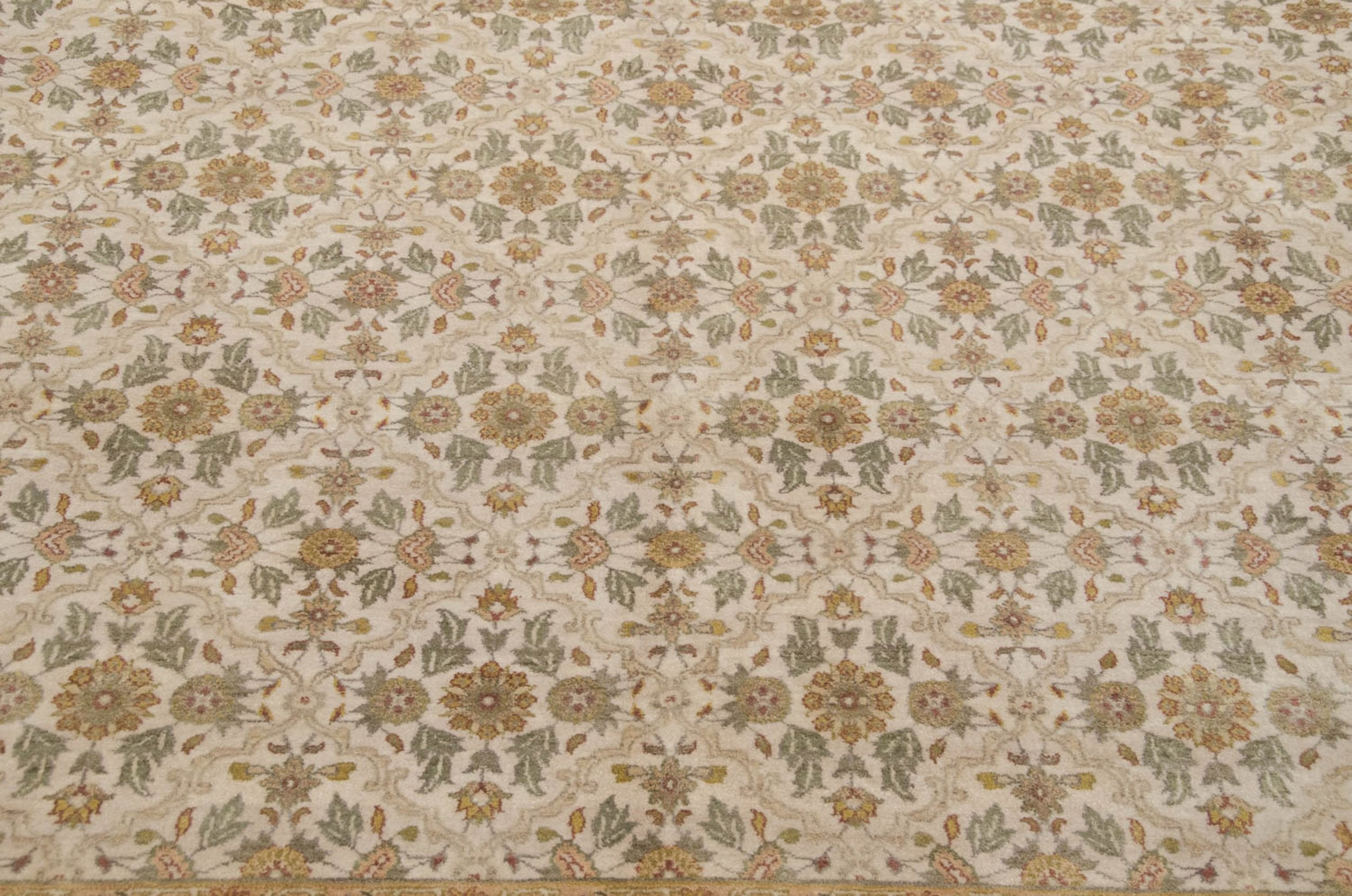 Edge and natural wear detail