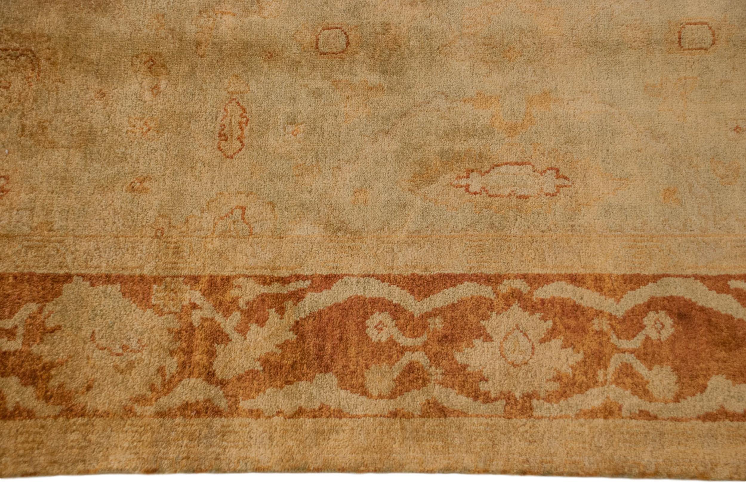 Corner and border detail