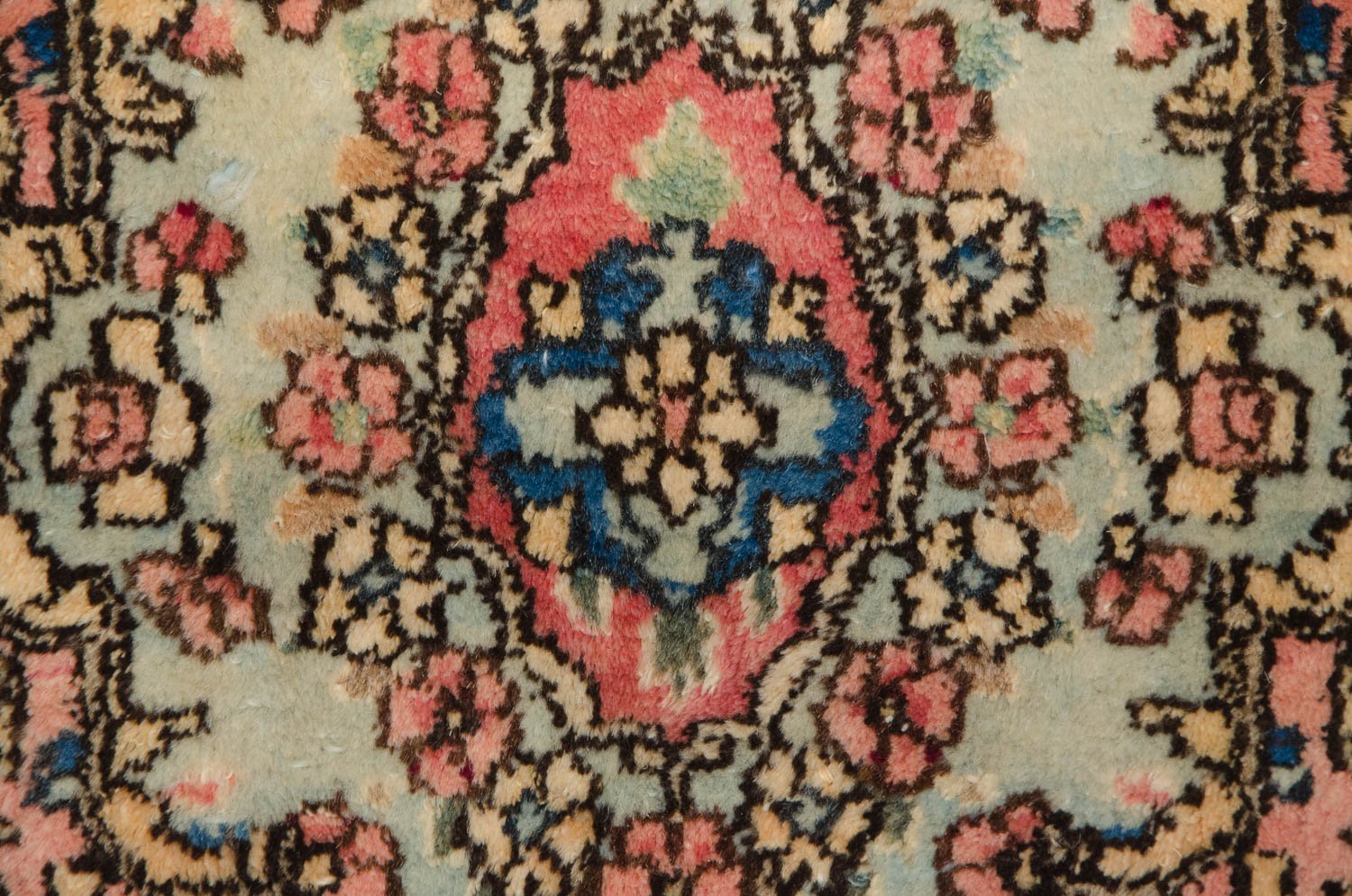 Edge and natural wear detail