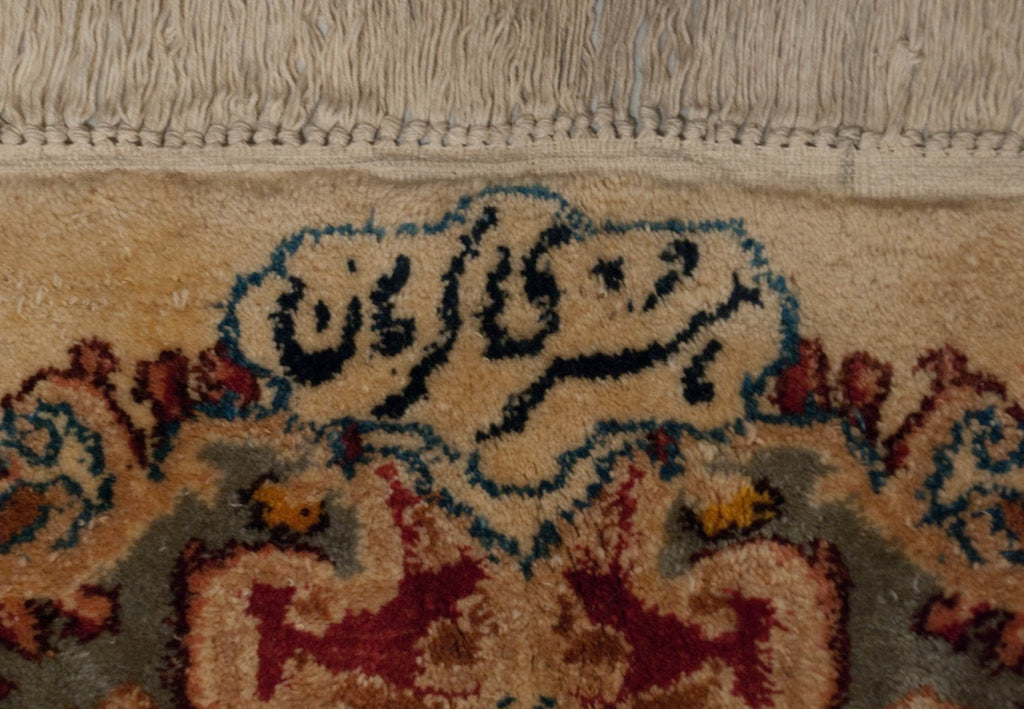 Edge and natural wear detail