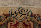Edge and natural wear detail