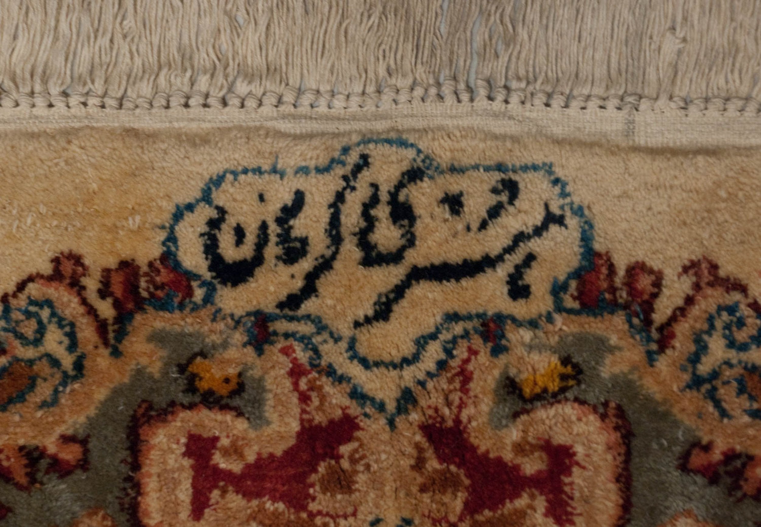 Edge and natural wear detail