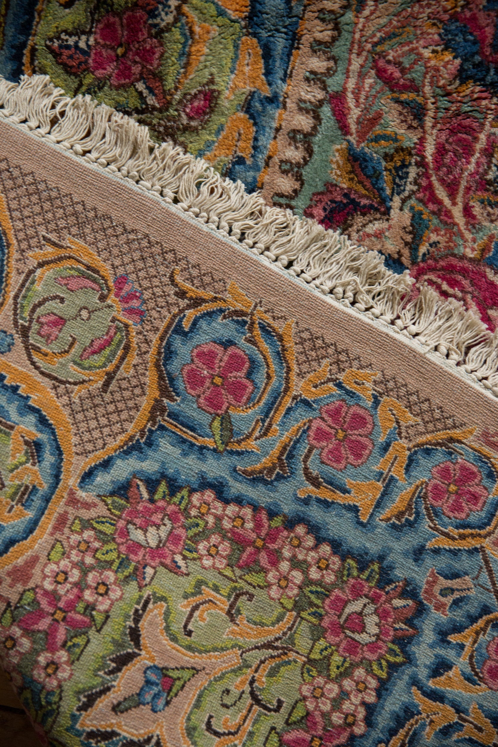 Full overhead view of Kerman carpet 9.5x13.5