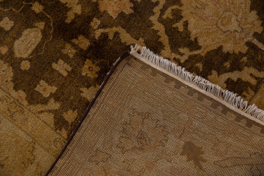 Edge and natural wear detail