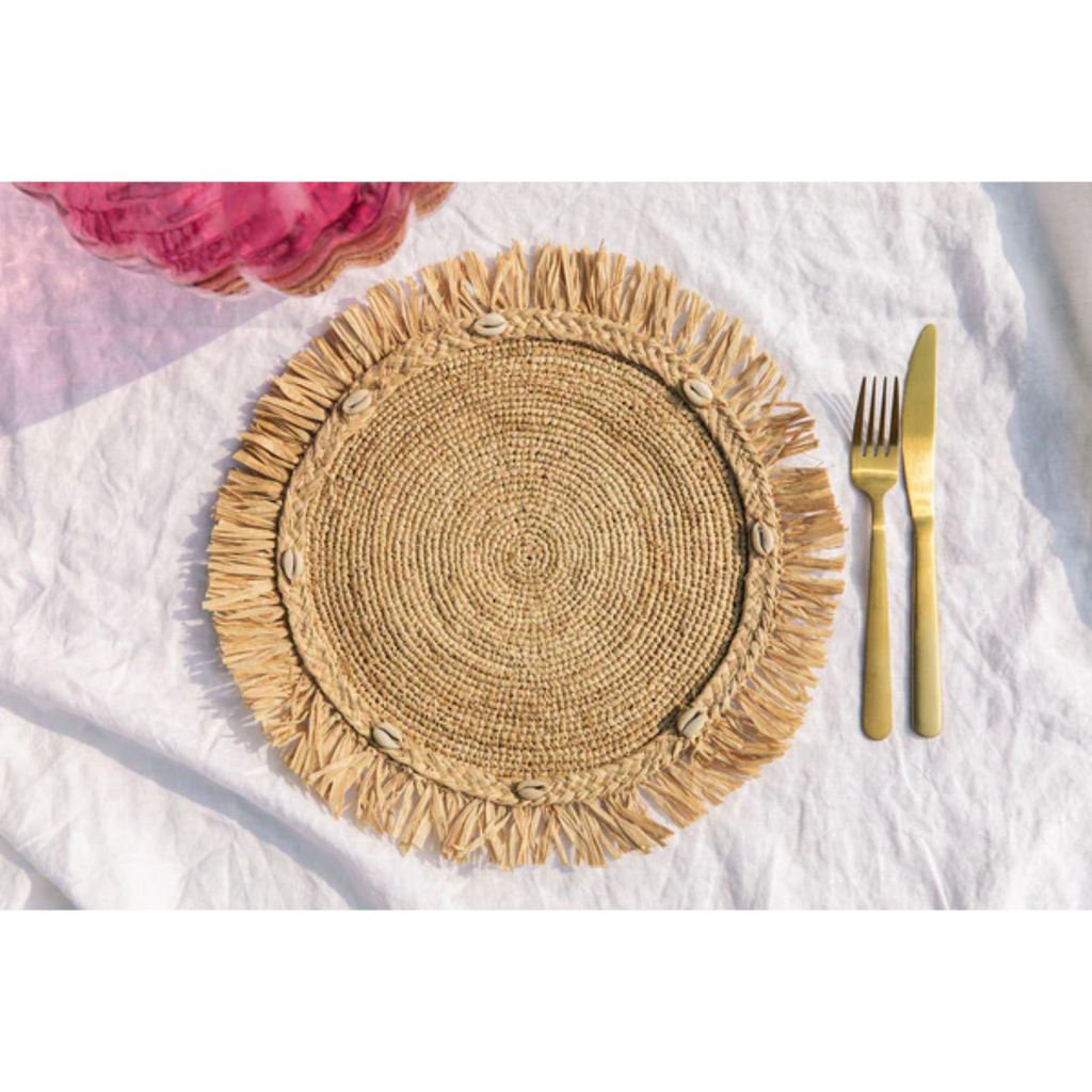 Round Raffia Placemat with Fringe Edge