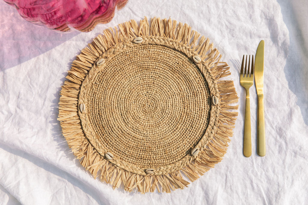 Round Raffia Placemat with Fringe Edge