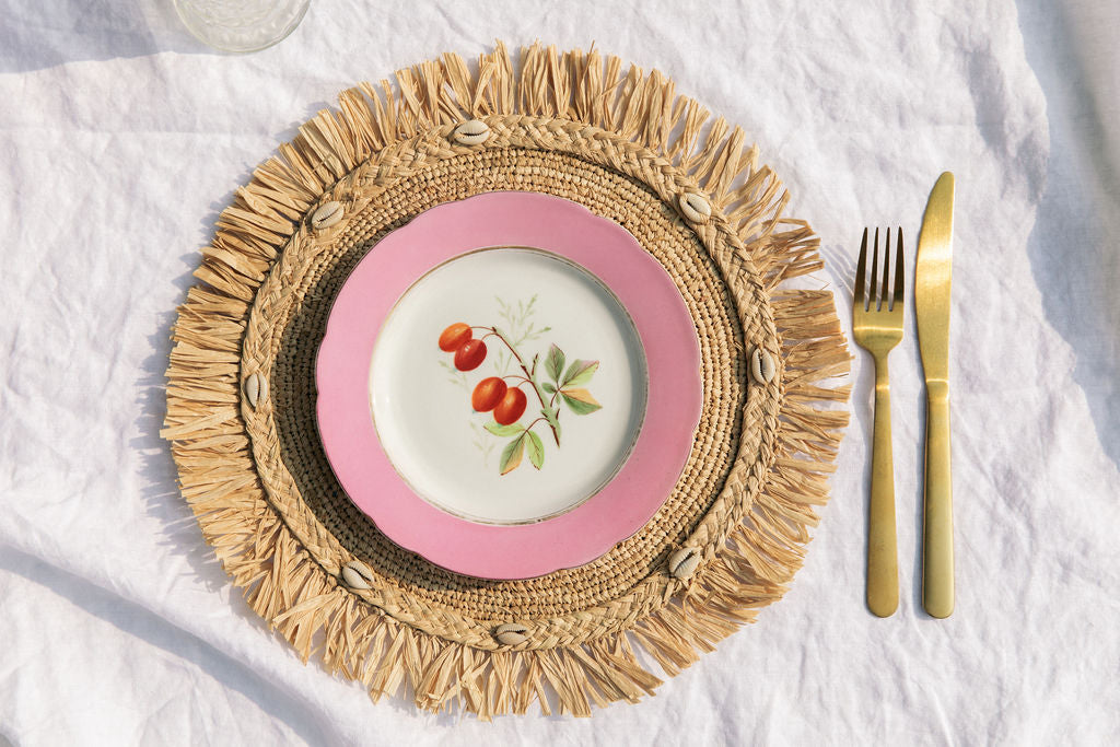 Round Raffia Placemat with Fringe Edge