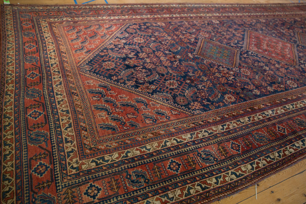 Corner and border detail