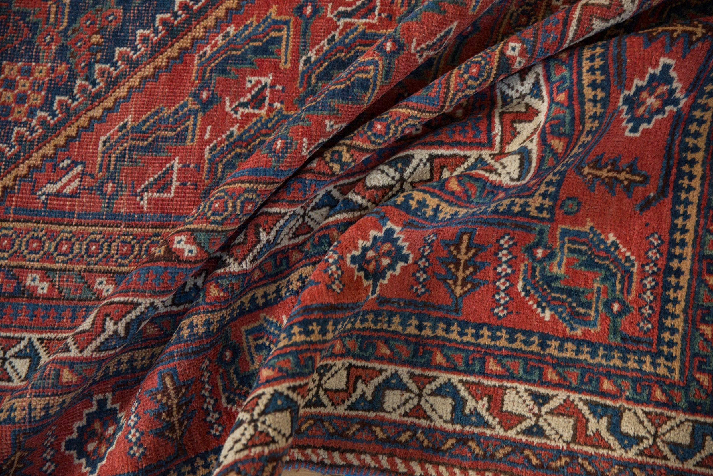 Edge and natural wear detail